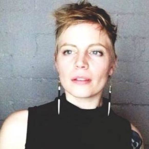 Meet your Posher, Stephanie - Picture 1 of 1